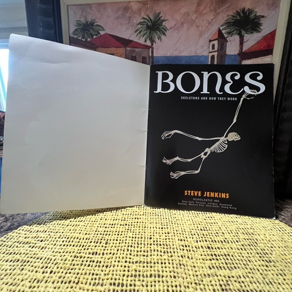 Bones By: Steve Jenkins. - Picture 6 of 7